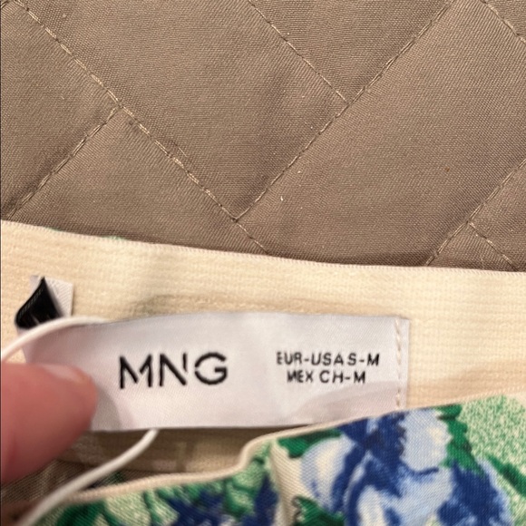 Mango Floral Printed Satin Skirt/NWT/S-M - Picture 10 of 14